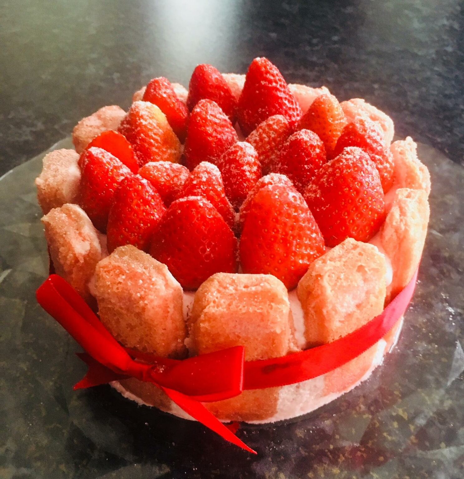 Charlotte Aux Fraises Aux Biscuits Roses De Reims - La Boutique D'Alex